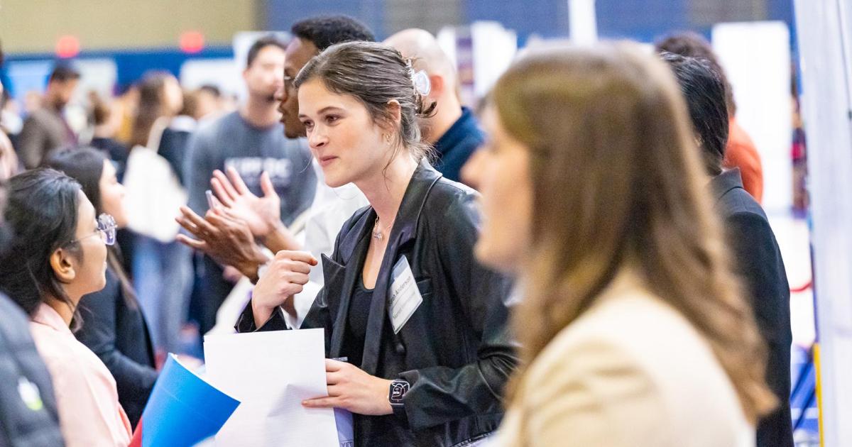 Fall 23 Job and Internship fair with over 1,400 students and alumni in attendance