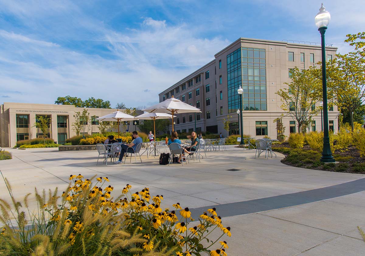 East Campus Commons Outdoor Seating